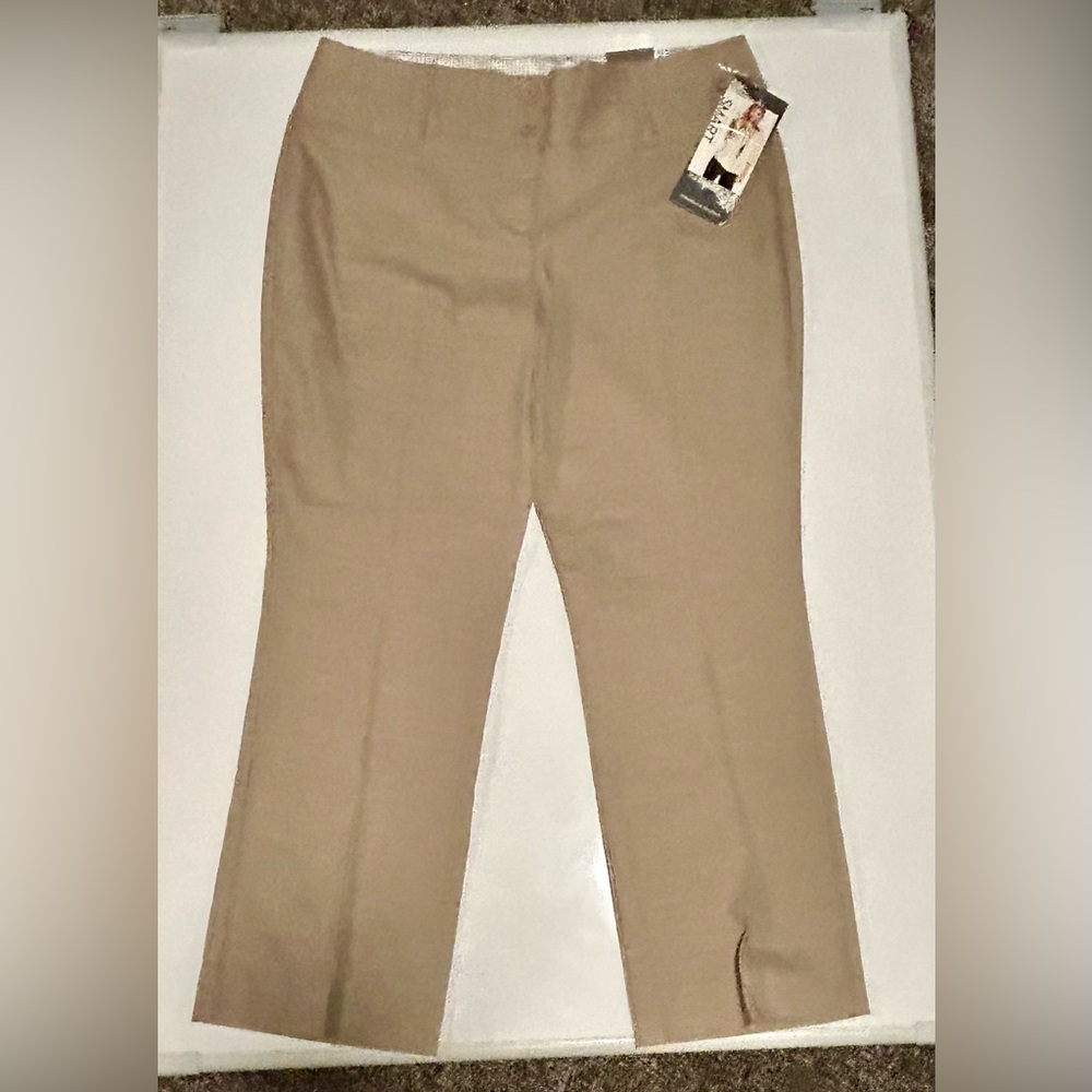 NWT Maurices Light Brown Dress Pants, Women's 13/14 Short